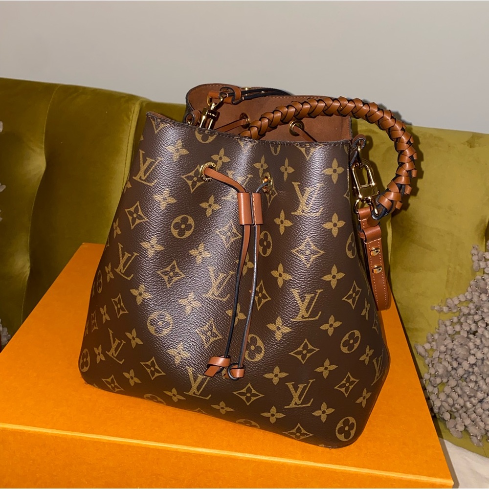 LOUIS VUITTON Monogram NéoNoé MM Caramel